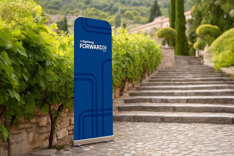 Forward pull-up banner